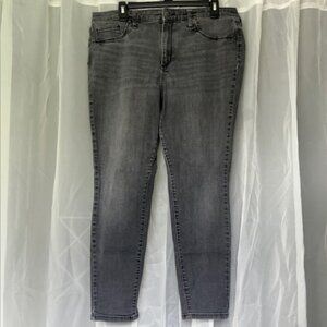 Women Plus 16 33S Universal Thread Black / Graphite Jeans